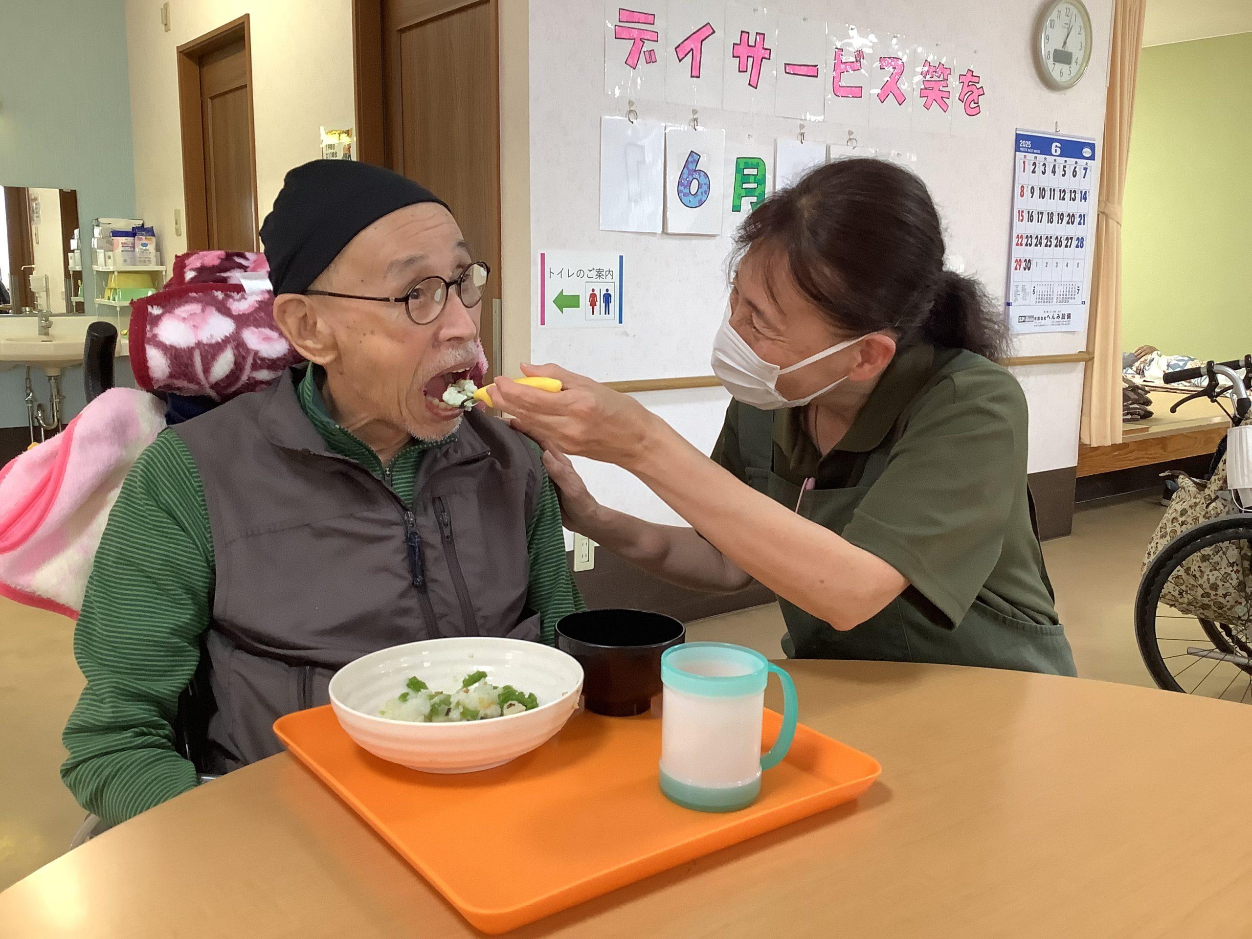 AM12-昼食